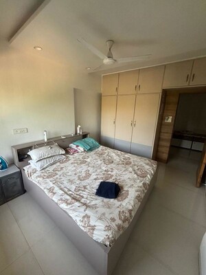 Bedroom in 2 BHK Apartment at Vashi Sector 17 – for Rent