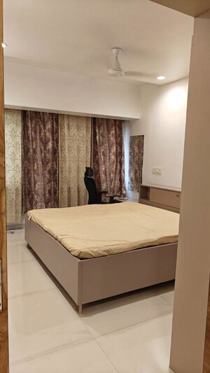 Bedroom in 2 BHK Apartment at Vashi Sector 17 – for Rent