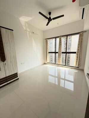 Room in 3 BHK Apartment at Lodha Lakeshore Greens, Dombivli East – for Rent