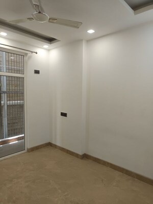 Room in 3 BHK Builder Floor at Fidato Honour Homes, Sector 89 – for Rent