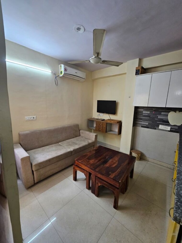Living Room, dlf phase v 1 Bedroom 540 Sq.Ft. Apartment In Dlf Phase V Gurgaon 10493092
