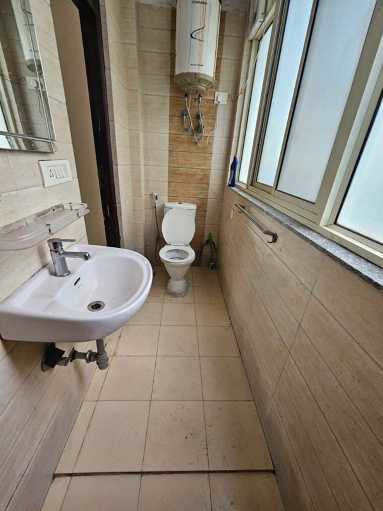 Bathroom, dlf phase v 1 Bedroom 540 Sq.Ft. Apartment In Dlf Phase V Gurgaon 10493092