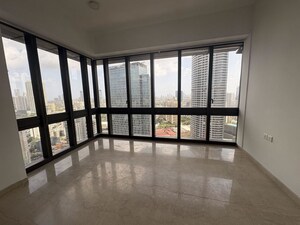 Room in 2 BHK Apartment at Lodha The Park, Worli – for Rent