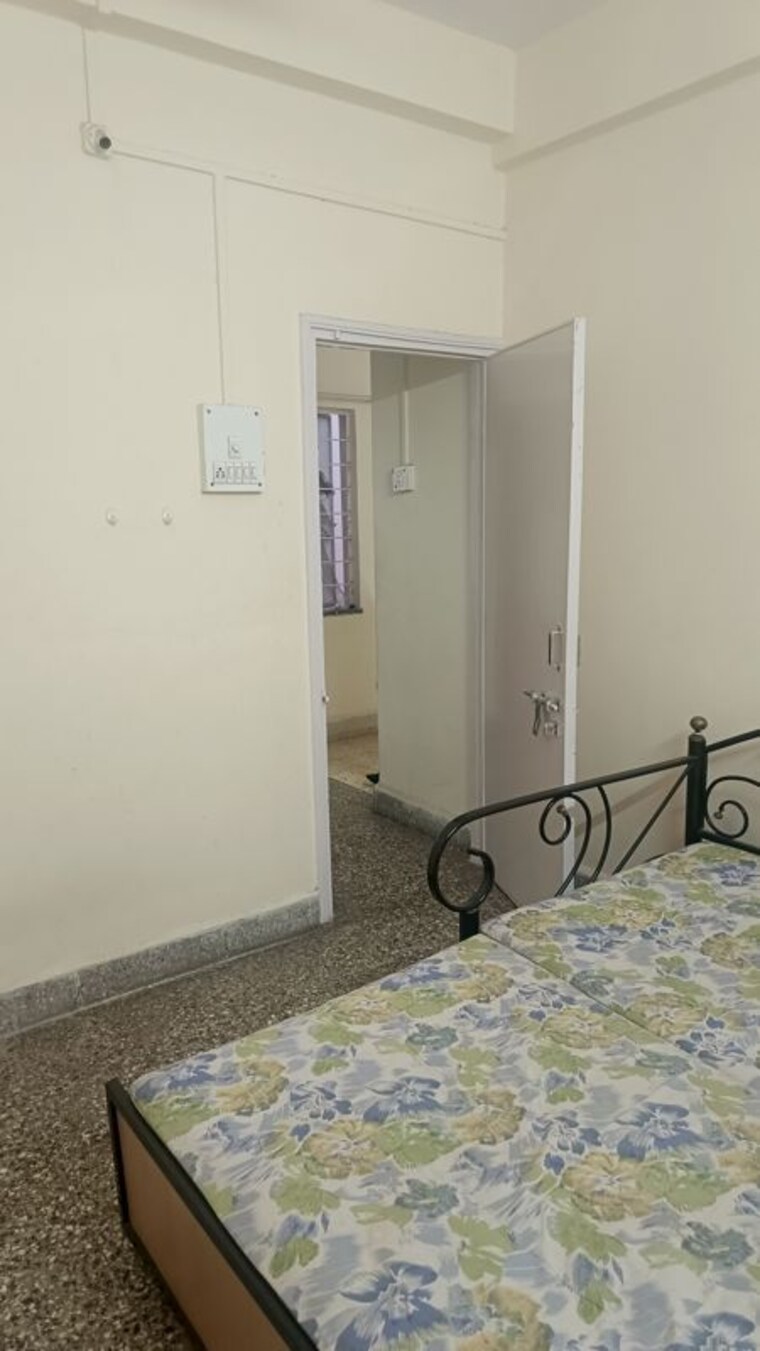 Room, mira-society 1 Bedroom 650 Sq.Ft. Apartment In Swargate Pune 10493144