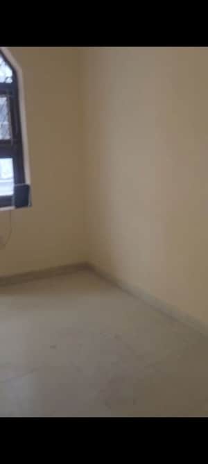 Room in 1 BHK Builder Floor at Vasant Kunj – for Rent