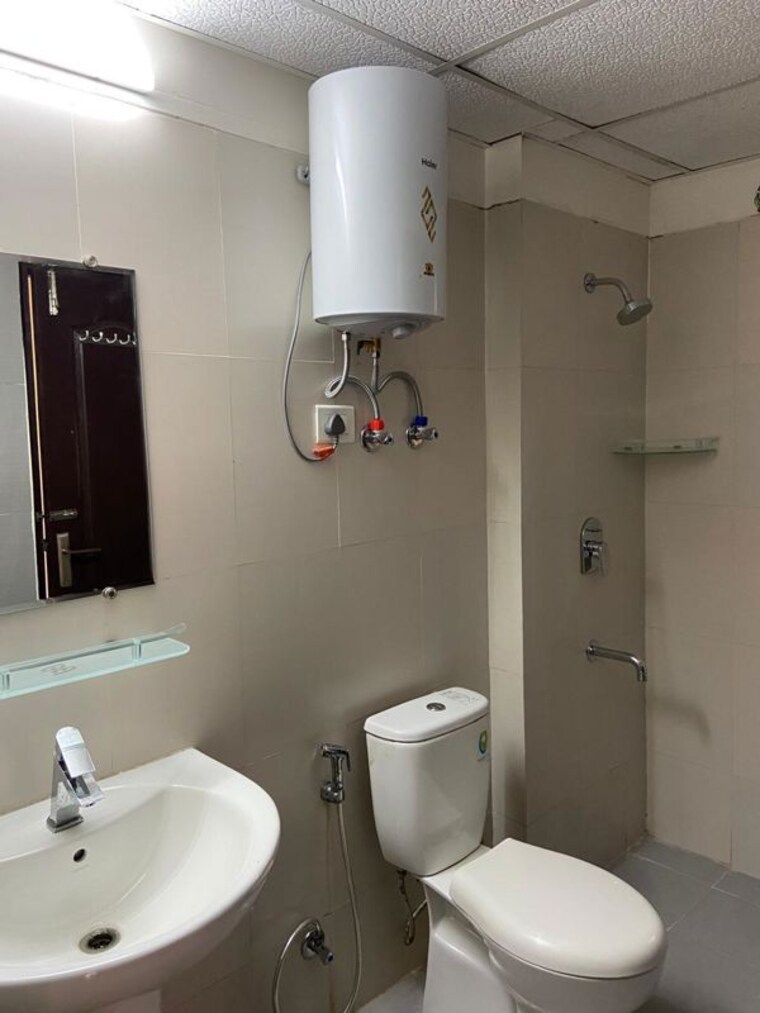 Bathroom, gardenia-gateway 2.5 Bedroom 1280 Sq.Ft. Apartment In Sector 75 Noida 10490506