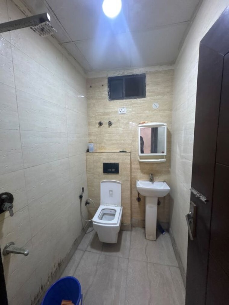 Bathroom, gardenia-gateway 2.5 Bedroom 1280 Sq.Ft. Apartment In Sector 75 Noida 10490306