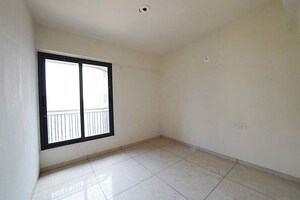 Room in 4 BHK Apartment at Vavol – for Rent