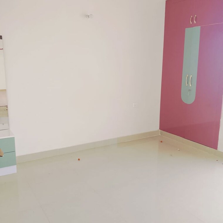 Room, sector 82 3.5 Bedroom 1700 Sq.Ft. Apartment In Sector 82 Noida 10492997