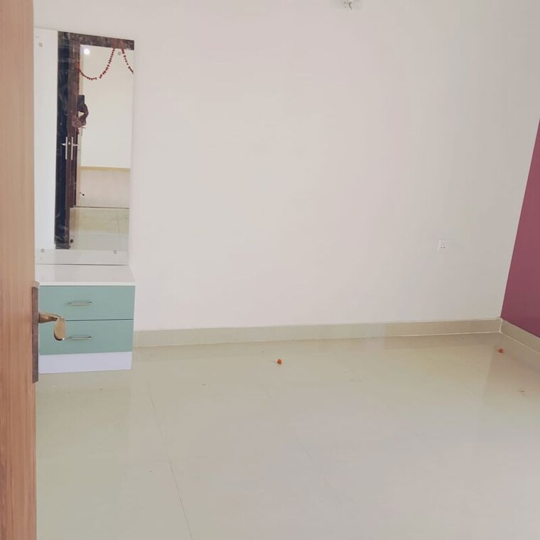 Room, sector 82 3.5 Bedroom 1700 Sq.Ft. Apartment In Sector 82 Noida 10492997