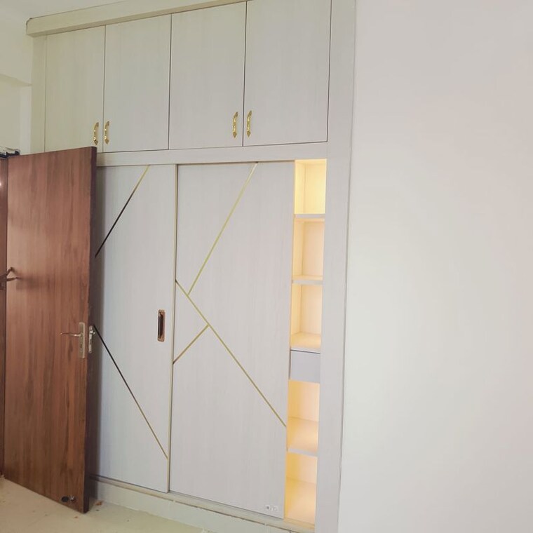undefined, sector 82 3.5 Bedroom 1700 Sq.Ft. Apartment In Sector 82 Noida 10492997