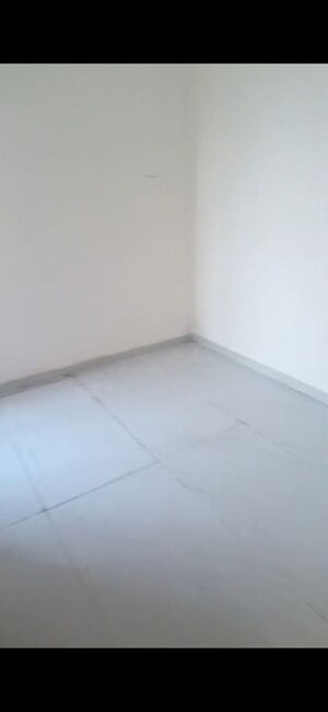 Room in 2.5 BHK Apartment at Bharat Arize, Goregaon West – for Rent