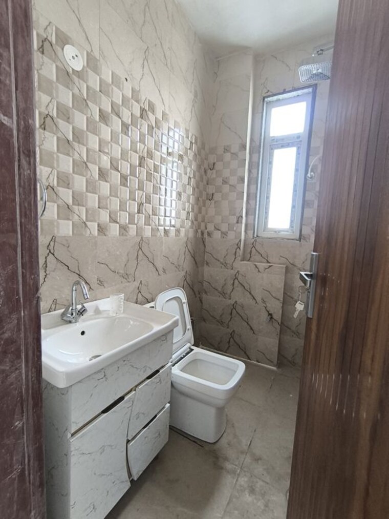 Bathroom, 3b-homes-pataudi-one 2 Bedroom 1800 Sq.Ft. Builder Floor In Rampura Gurgaon 10493299