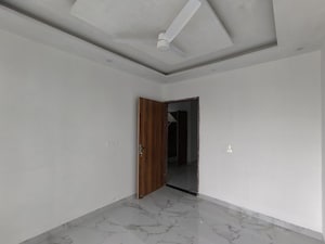 Room in 2 BHK Builder Floor at 3B Homes Pataudi One, Rampura – for Rent