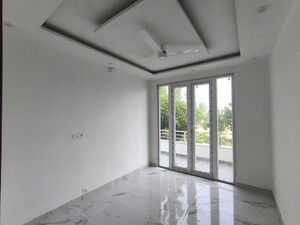 Room in 2 BHK Builder Floor at 3B Homes Pataudi One, Rampura – for Rent