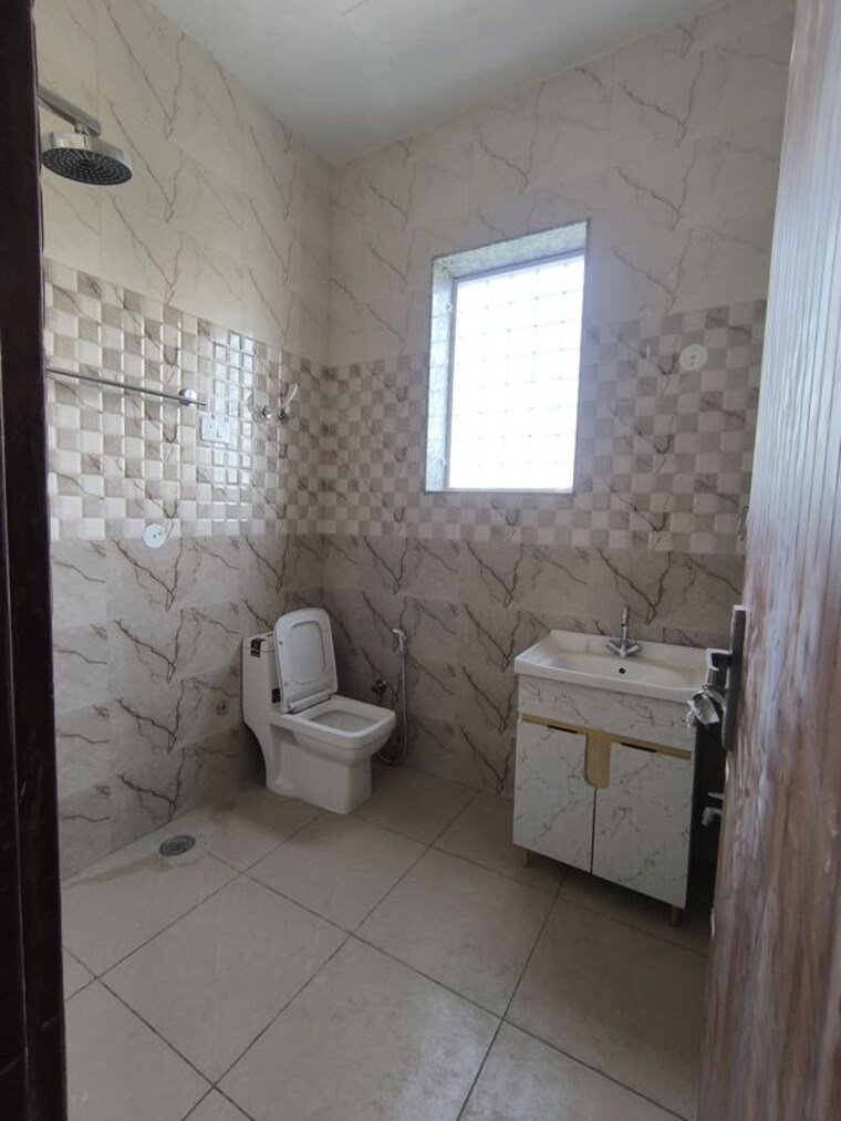 Bathroom, 3b-homes-pataudi-one 2 Bedroom 1800 Sq.Ft. Builder Floor In Rampura Gurgaon 10493299