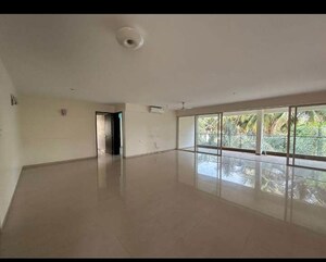 Room in 3 BHK Apartment at Clover Belvedere, Sopan Baug – for Rent