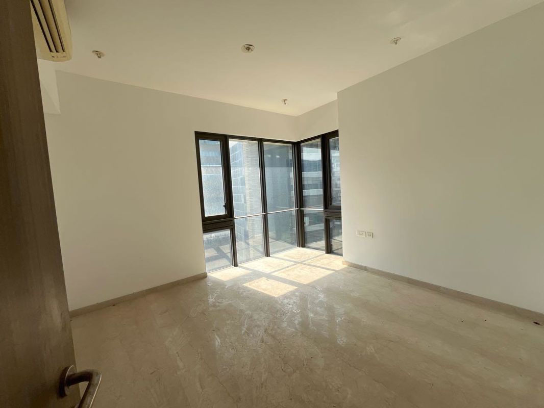 3 BHK + Servant Room,Study Room 1090 Sq.Ft. Apartment in Lodha The Park