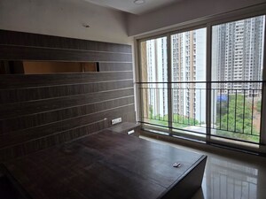 Room in 2 BHK Apartment at Rustomjee Athena, Majiwada – for Rent