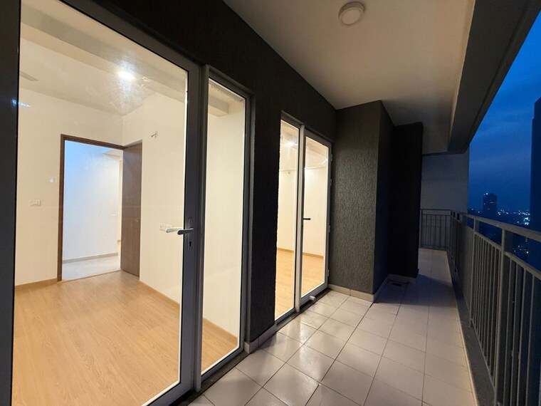 Balcony, godrej-woods 3 Bedroom 1575 Sq.Ft. Apartment In Sector 43 Noida 10493354
