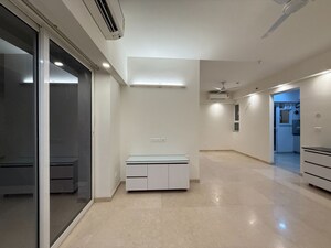 Room in 3 BHK Apartment at Godrej Woods, Sector 43 – for Rent