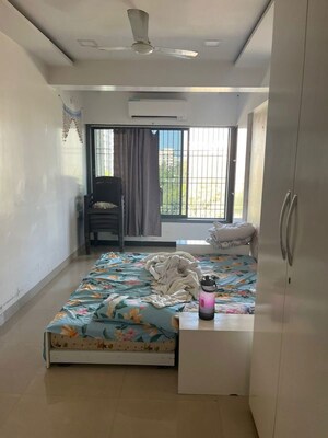 Bedroom in 3 BHK Apartment at Santacruz East – for Rent