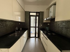 Room in 2 BHK Apartment at Lodha The Park, Worli – for Sale