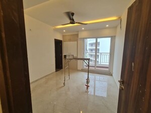 Room in 3.5 BHK Apartment at Rishita Mulberry Heights, Sushant Golf City – for Rent