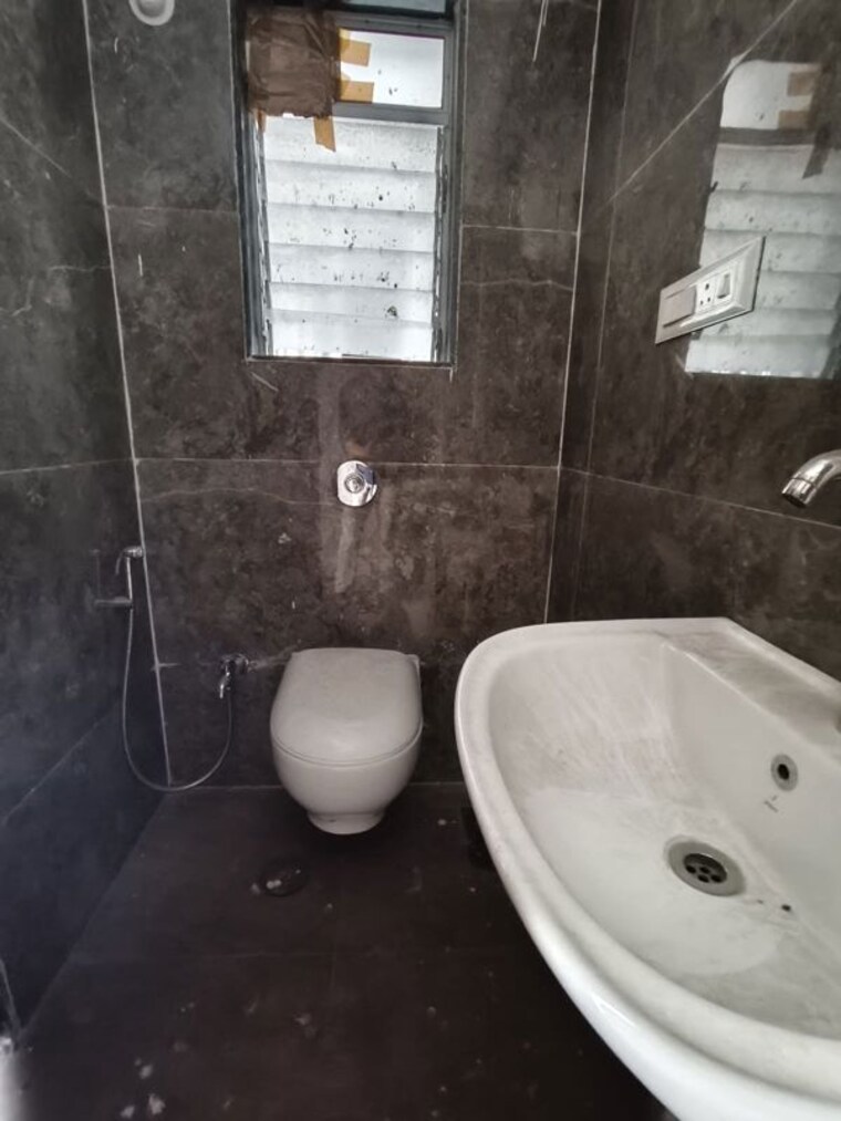 Bathroom, vidya vihar 1 Bedroom 440 Sq.Ft. Apartment In Vidya Vihar Mumbai 10493405