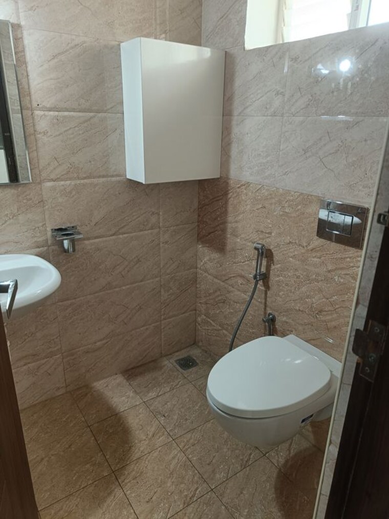 Bathroom, lakshmi-cadillac 3 Bedroom 2200 Sq.Ft. Apartment In Kondapur Hyderabad 10493435