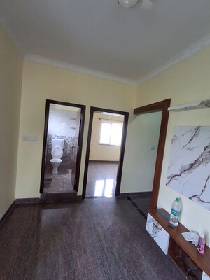 Room in 2 BHK Builder Floor at Devarachikkana Halli – for Rent