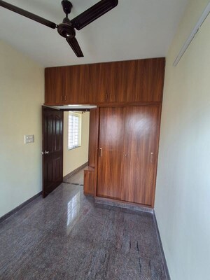 Room in 2 BHK Builder Floor at Devarachikkana Halli – for Rent