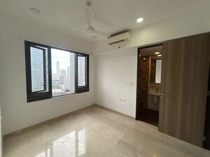 Room in 2 BHK Apartment at Lodha The Park, Worli – for Sale