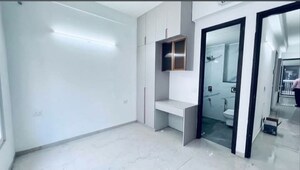 Room in 3 BHK Apartment at Smart World Orchard, Sector 61 – for Rent