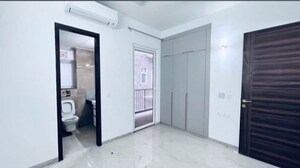 Room in 3 BHK Apartment at Smart World Orchard, Sector 61 – for Rent