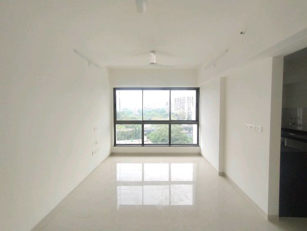 2 BHK 900 Sq.Ft. Apartment in Rustomjee Bella Phase 1