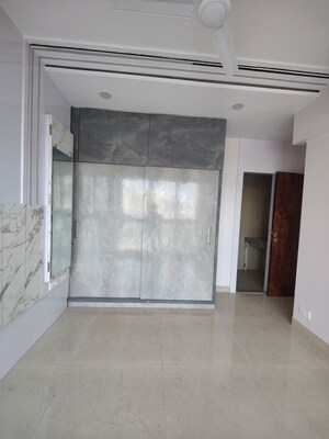 Room in 2 BHK Apartment at Runwal Forests, Kanjurmarg West – for Rent