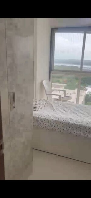 Room in 2.5 BHK Apartment at Govardhangiri, Goregaon West – for Rent