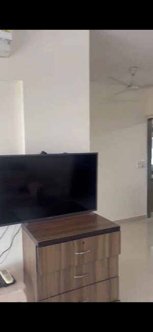 Furnished Amenities in 2.5 BHK Apartment at Govardhangiri, Goregaon West – for Rent