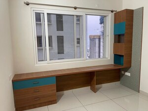 Room in 3 BHK Apartment at Prestige Lakeside Habitat Apartments, Gunjur – for Rent
