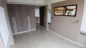 Room in 4 BHK Apartment at Hubtown Seasons, Chembur – for Rent