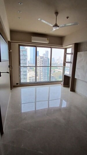 Room in 4 BHK Apartment at Hubtown Seasons, Chembur – for Rent