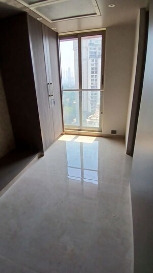 Room in 4 BHK Apartment at Hubtown Seasons, Chembur – for Rent