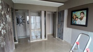 Room in 4 BHK Apartment at Hubtown Seasons, Chembur – for Rent