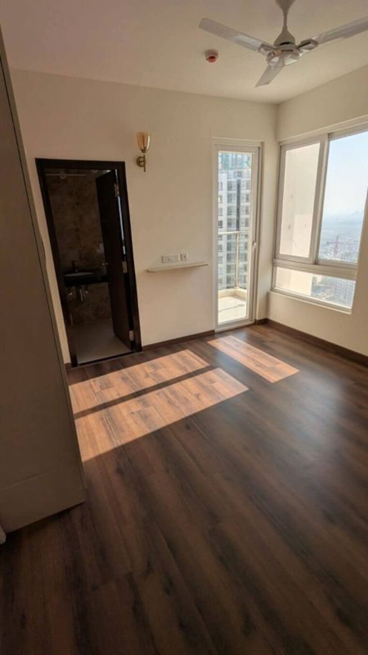 Room, hero-homes-gurgaon 2 Bedroom 1099 Sq.Ft. Apartment In Sector 104 Gurgaon 10493560