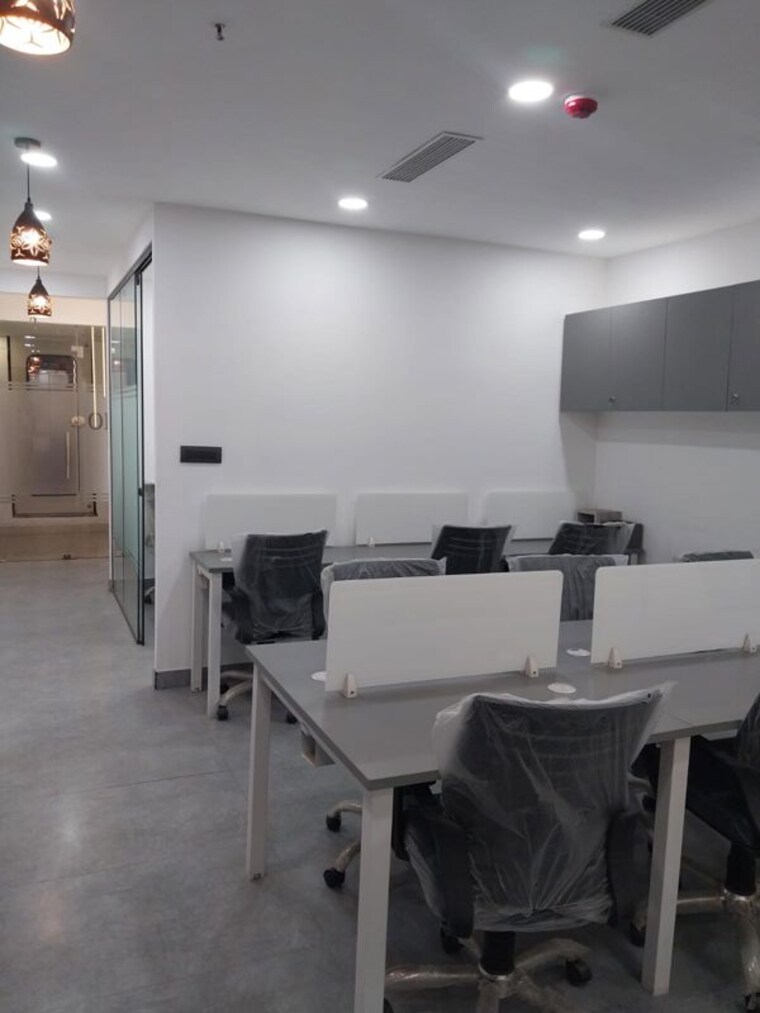 Team Area, bhutani-alphathum-commercial Commercial Office Space 532 Sq.Ft. In Sector 90 Noida 10493567