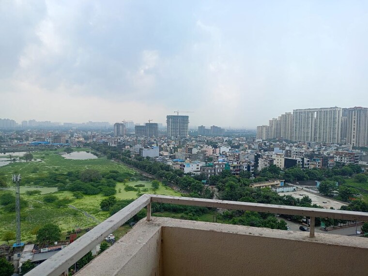 Balcony, sector 77 1 Bedroom 550 Sq.Ft. Apartment In Sector 77 Noida 10493556