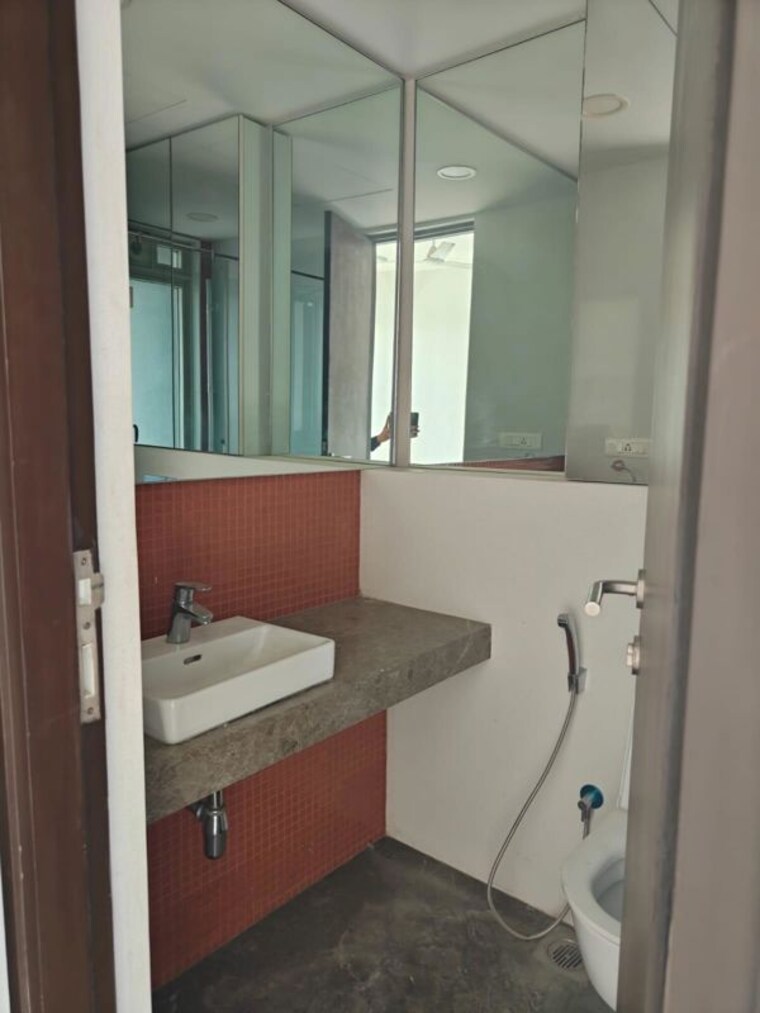 Attached Bathroom, lodha-kiara 3 Bedroom 1190 Sq.Ft. Apartment In Worli Mumbai 10493627
