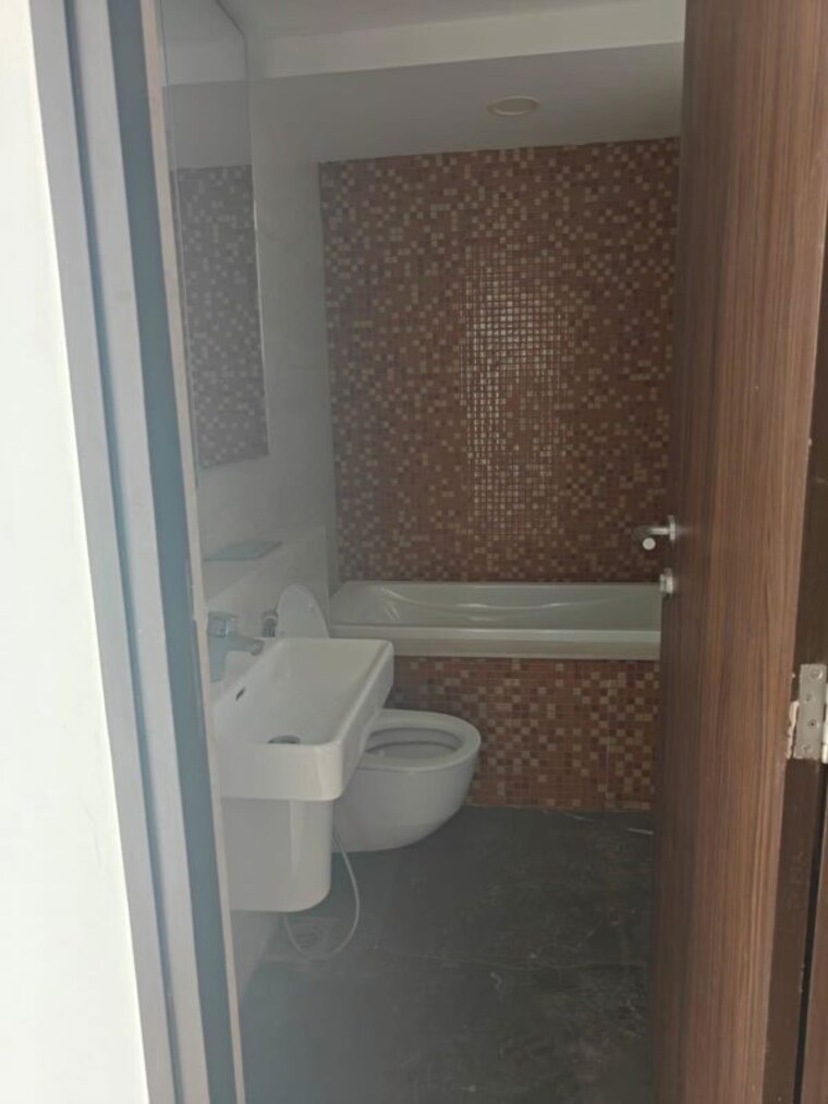 Bathroom, lodha-kiara 3 Bedroom 1190 Sq.Ft. Apartment In Worli Mumbai 10493627