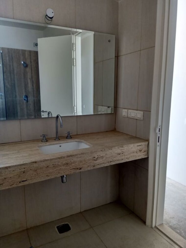 Kitchen, ireo-victory-valley 4 Bedroom 2860 Sq.Ft. Apartment In Sector 67 Gurgaon 10493633